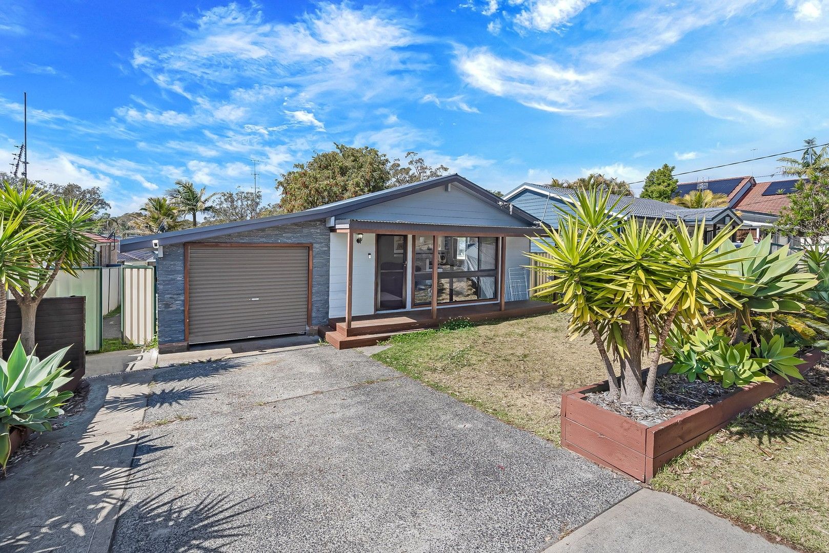 4 bedrooms House in 7 Bodalla Road LAKE MUNMORAH NSW, 2259