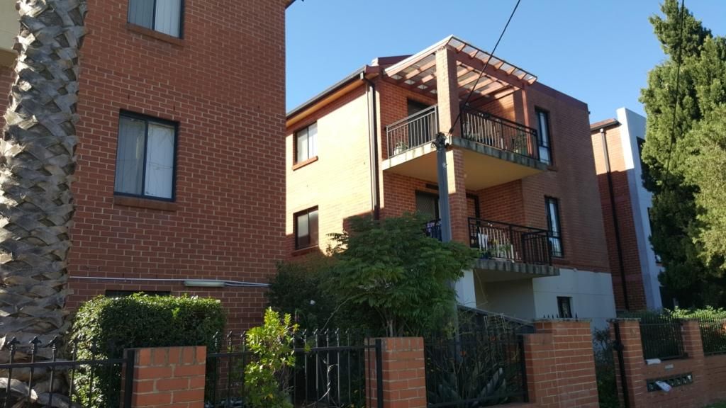 2 bedrooms Apartment / Unit / Flat in 1/30 Melvin Street BEVERLY HILLS NSW, 2209