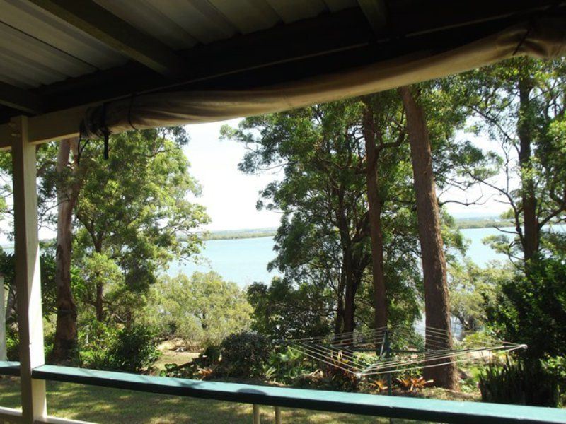 19 Coast Road, Macleay Island QLD 4184, Image 1