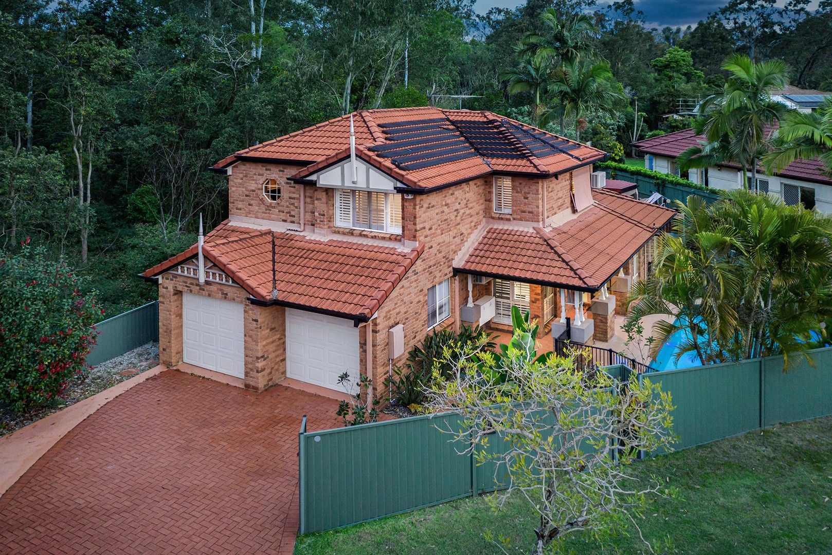 5 bedrooms House in 9 Monroe Place MCDOWALL QLD, 4053