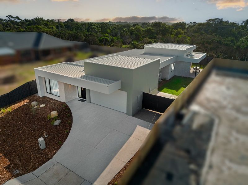 4 bedrooms House in 23 Cassinia St INVERLOCH VIC, 3996