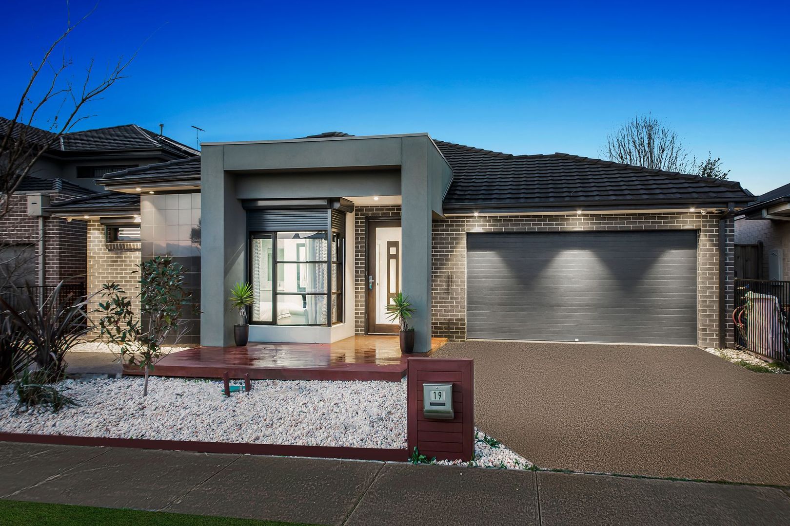 19 Newbridge Boulevard, Clyde North VIC 3978, Image 1