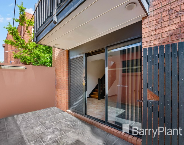 2/6 John Street, St Albans VIC 3021