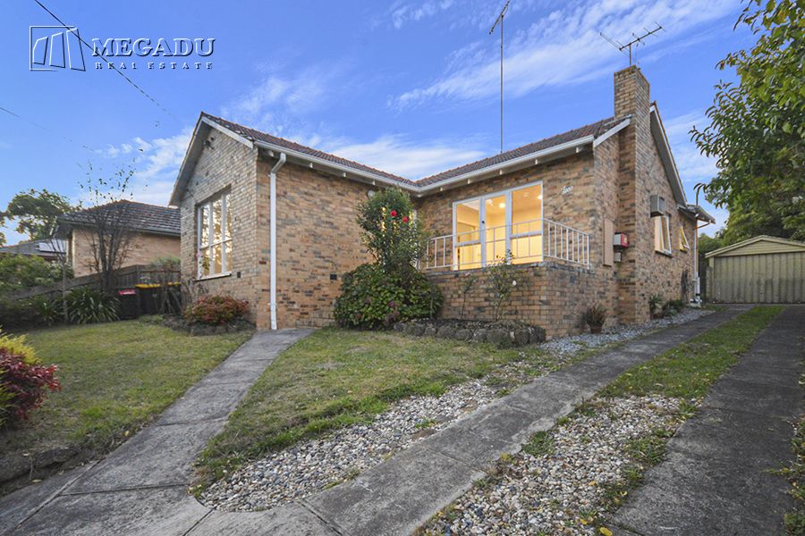 3 bedrooms House in 5 Berry Avenue MITCHAM VIC, 3132