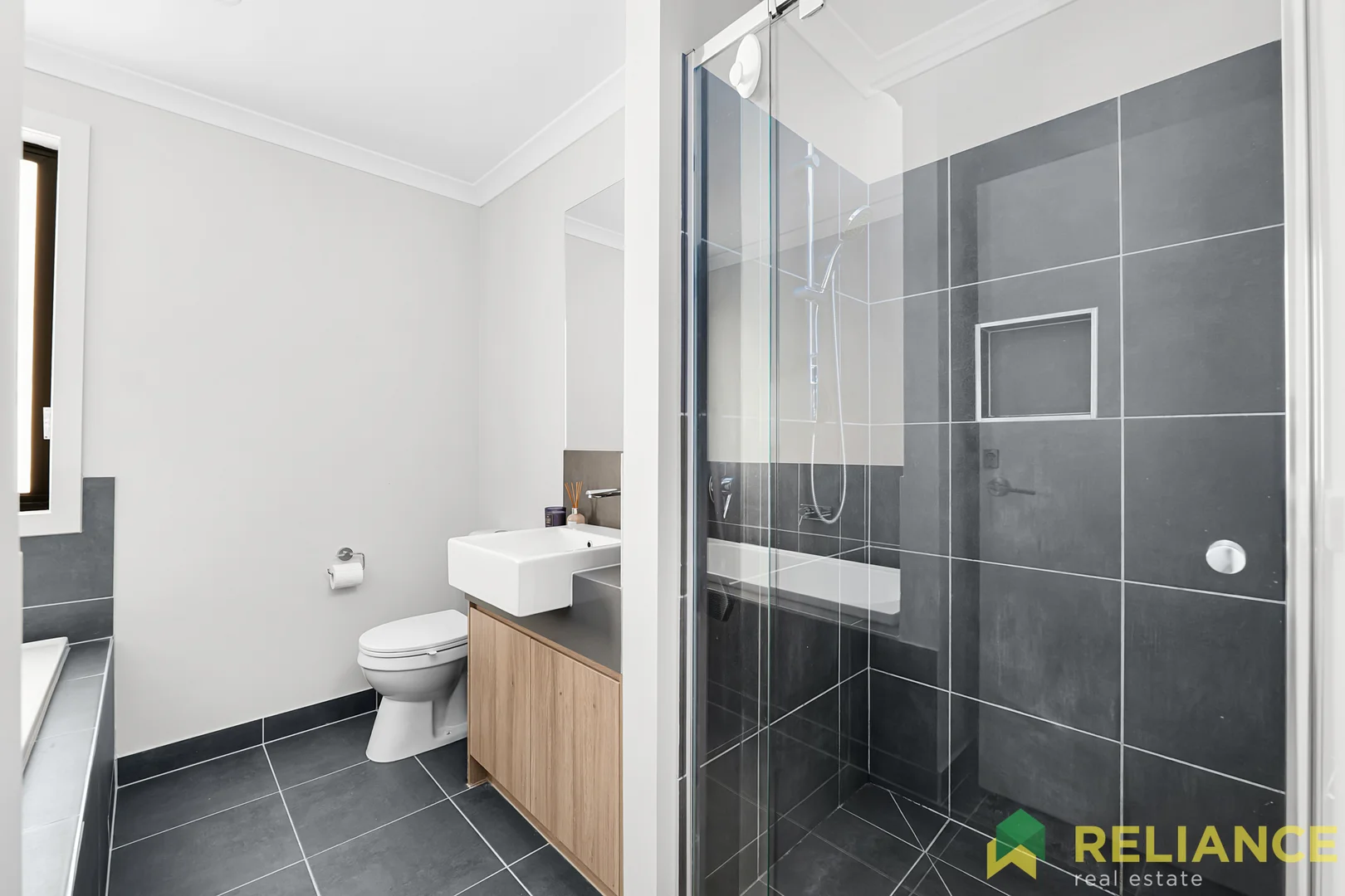 Additional image 12 of 36 Washington Drive, Thornhill Park VIC 3335