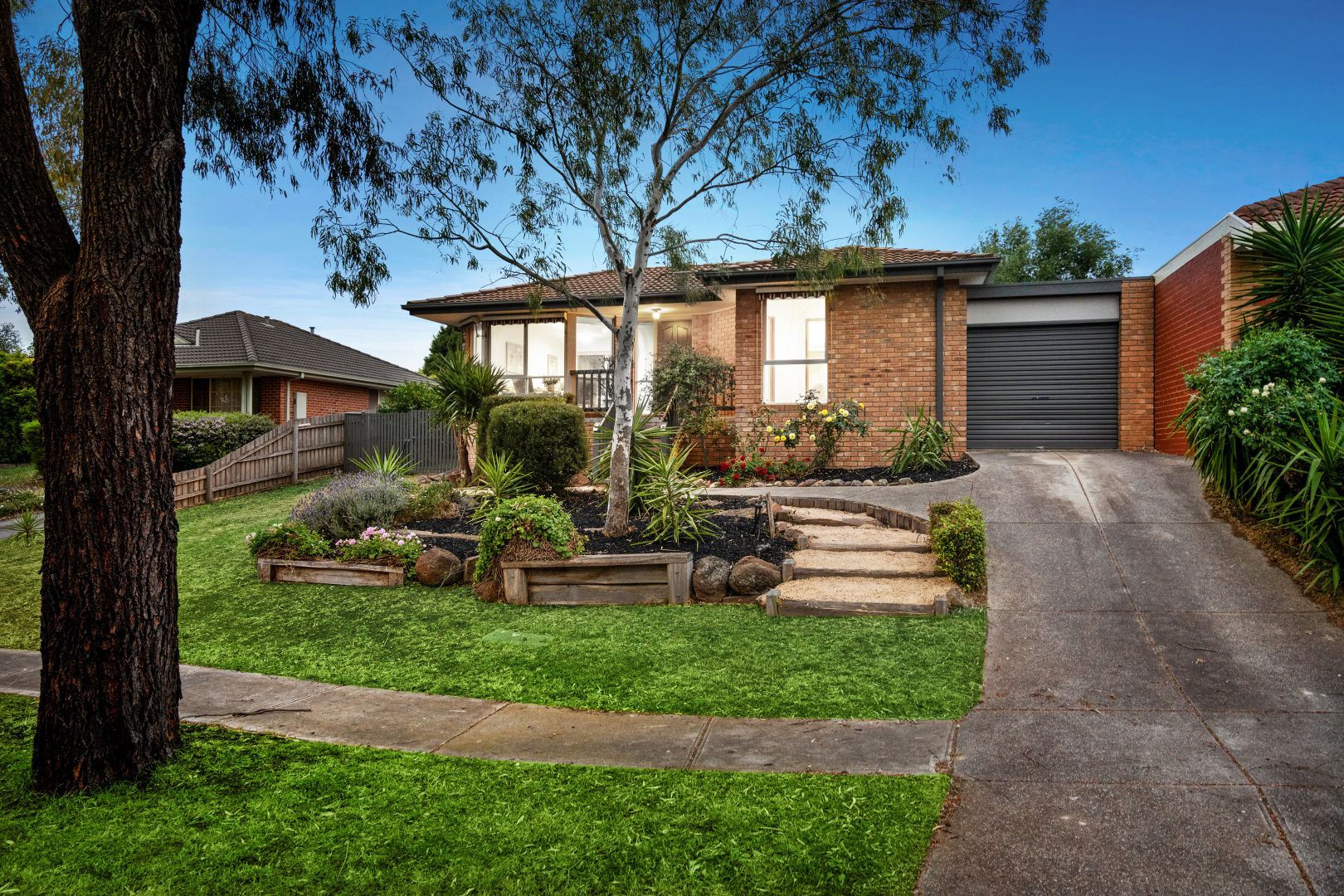 16 Farnham Crescent, Mill Park Property History & Address Research Domain
