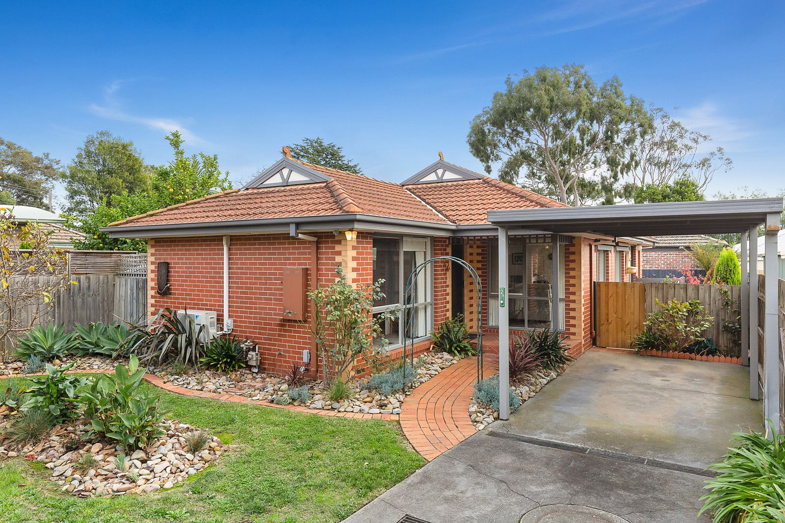 2/2a Wooddale Grove, Mitcham VIC 3132, Image 0