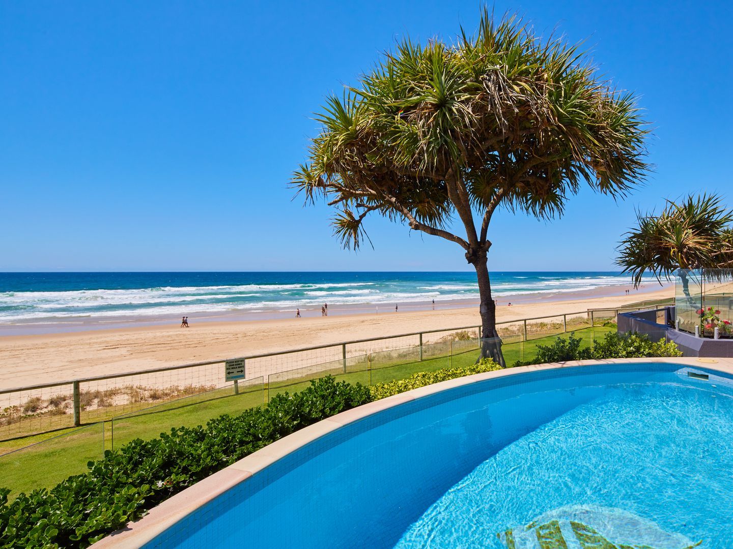 3/3511 Main Beach Parade, Main Beach QLD 4217, Image 2