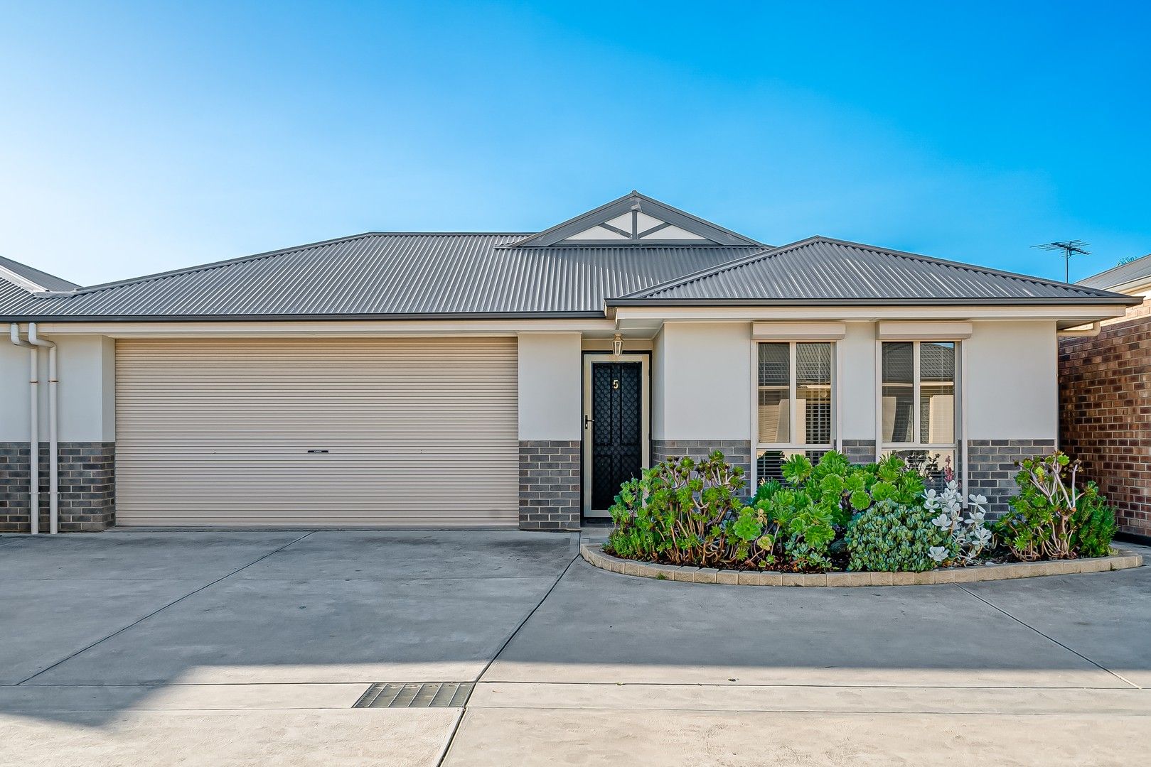 5/15 Sovereign Drive, Woodcroft SA 5162, Image 0