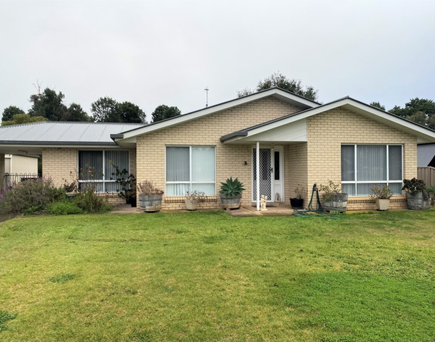 9 Curlew Crescent, Coleambally NSW 2707