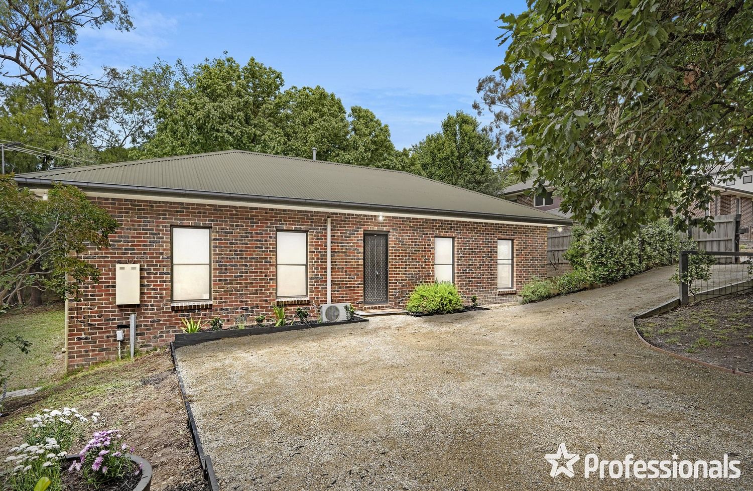 10 Acorn Grove, Mooroolbark VIC 3138, Image 0