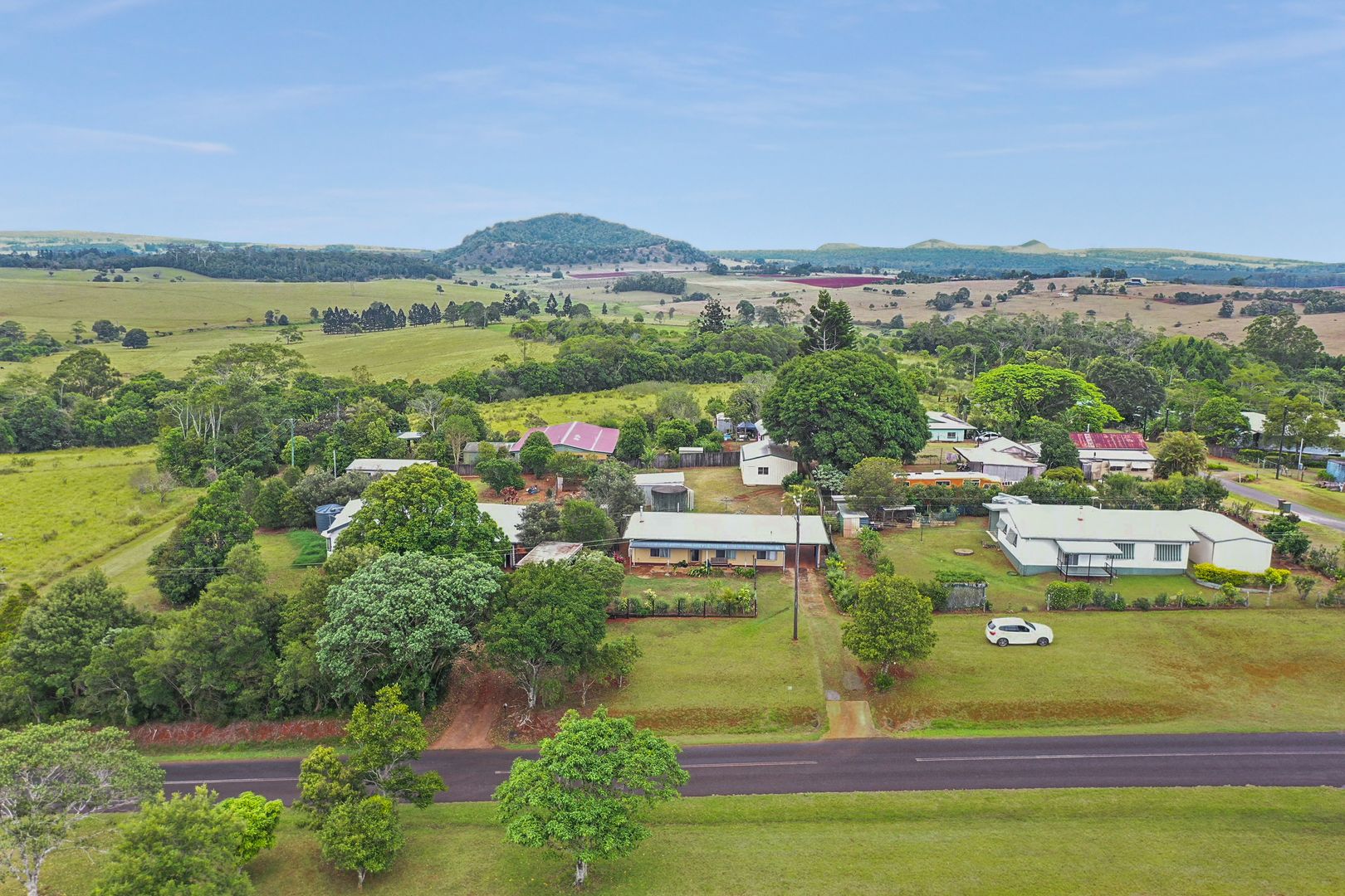 431 PEERAMON ROAD, Malanda QLD 4885 Domain