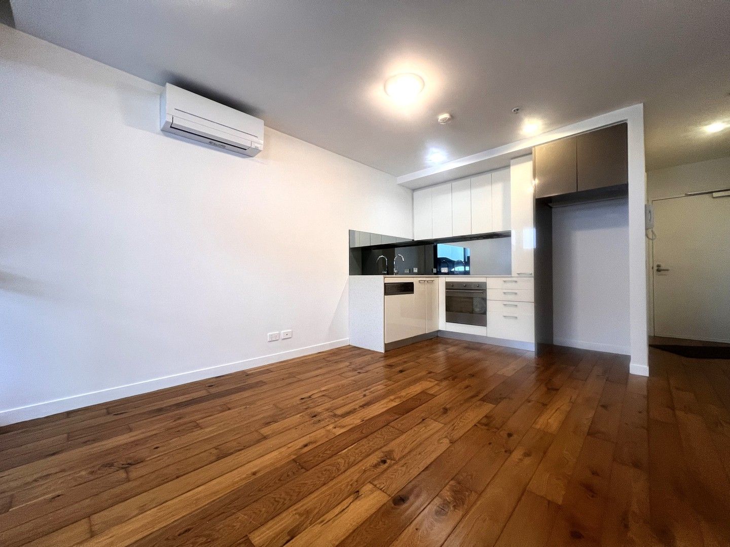 2 bedrooms Apartment / Unit / Flat in 5207/185 Weston Street BRUNSWICK EAST VIC, 3057