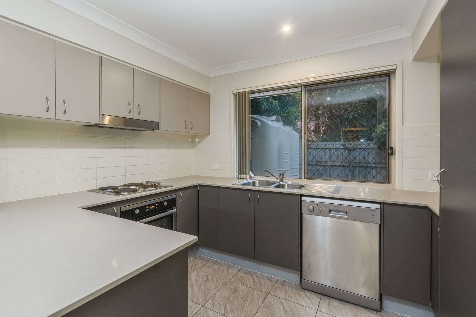24/2 Weir Drive, Upper Coomera QLD 4209, Image 1