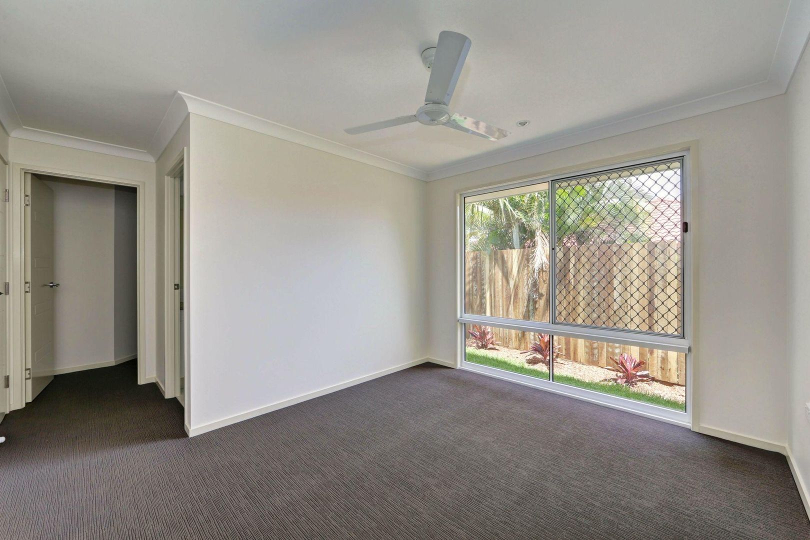6/6 Backhill Drive, Coral Cove QLD 4670, Image 2