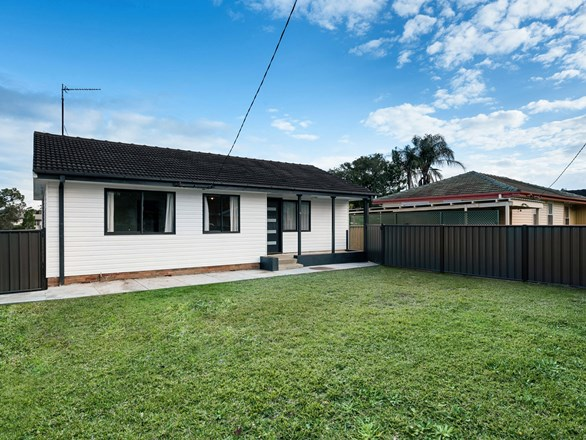 16 Cassia Crescent, Gateshead NSW 2290