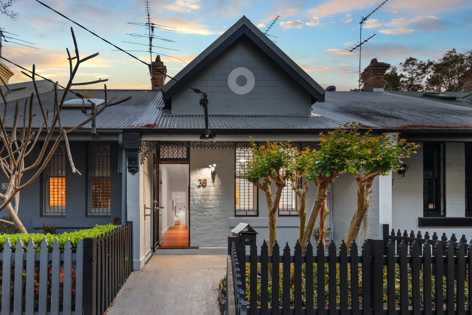 2 bedrooms House in 38 Ashmore Street ERSKINEVILLE NSW, 2043