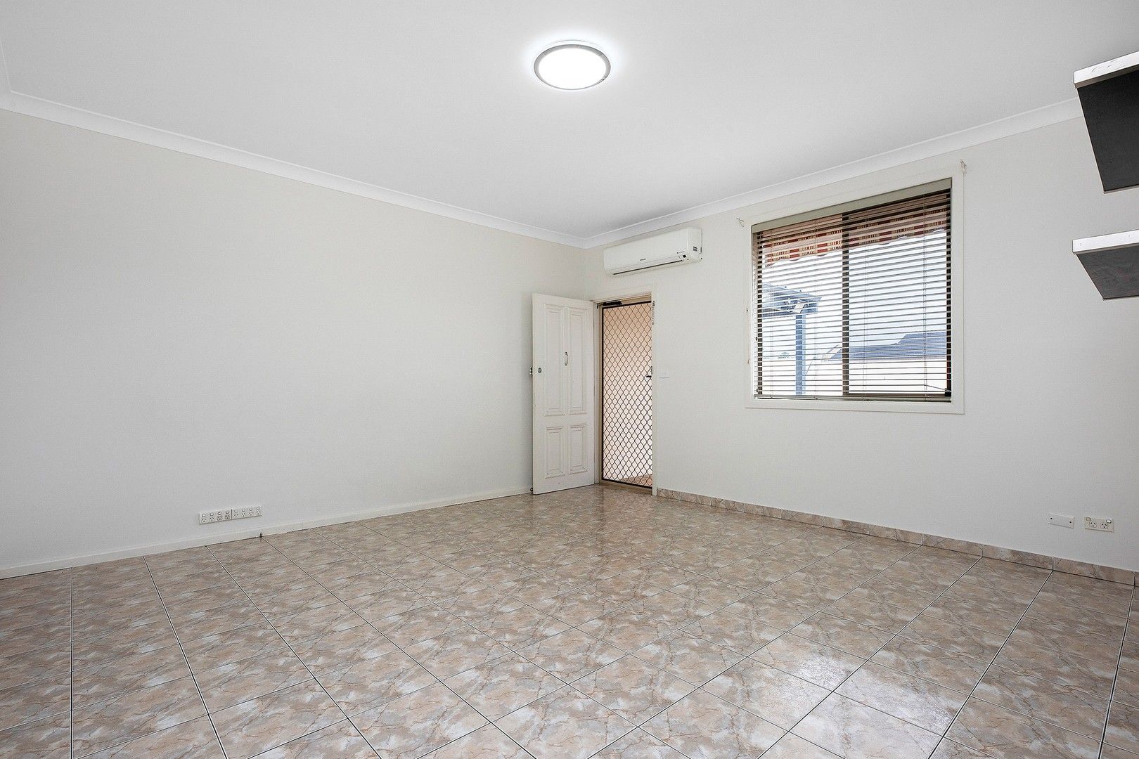 3 bedrooms Apartment / Unit / Flat in 2/27 Hannam Street TURRELLA NSW, 2205