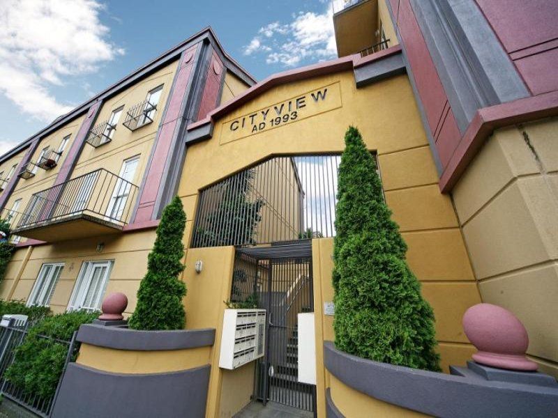 2 bedrooms Apartment / Unit / Flat in 21/30 Miles Street SOUTHBANK VIC, 3006