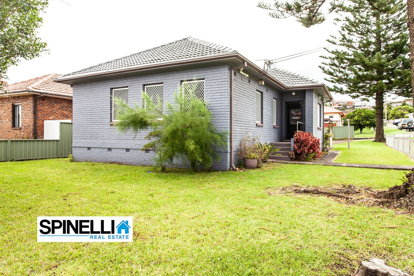 3 bedrooms House in 192 Northcliffe Drive WARRAWONG NSW, 2502