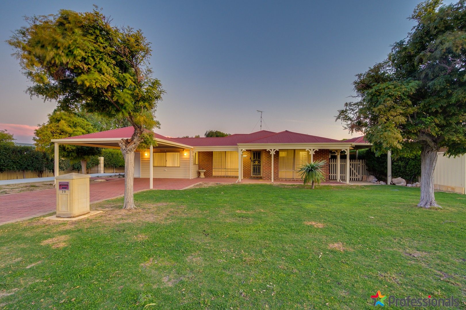 4 bedrooms House in 79 Ayrton Street DAWESVILLE WA, 6211