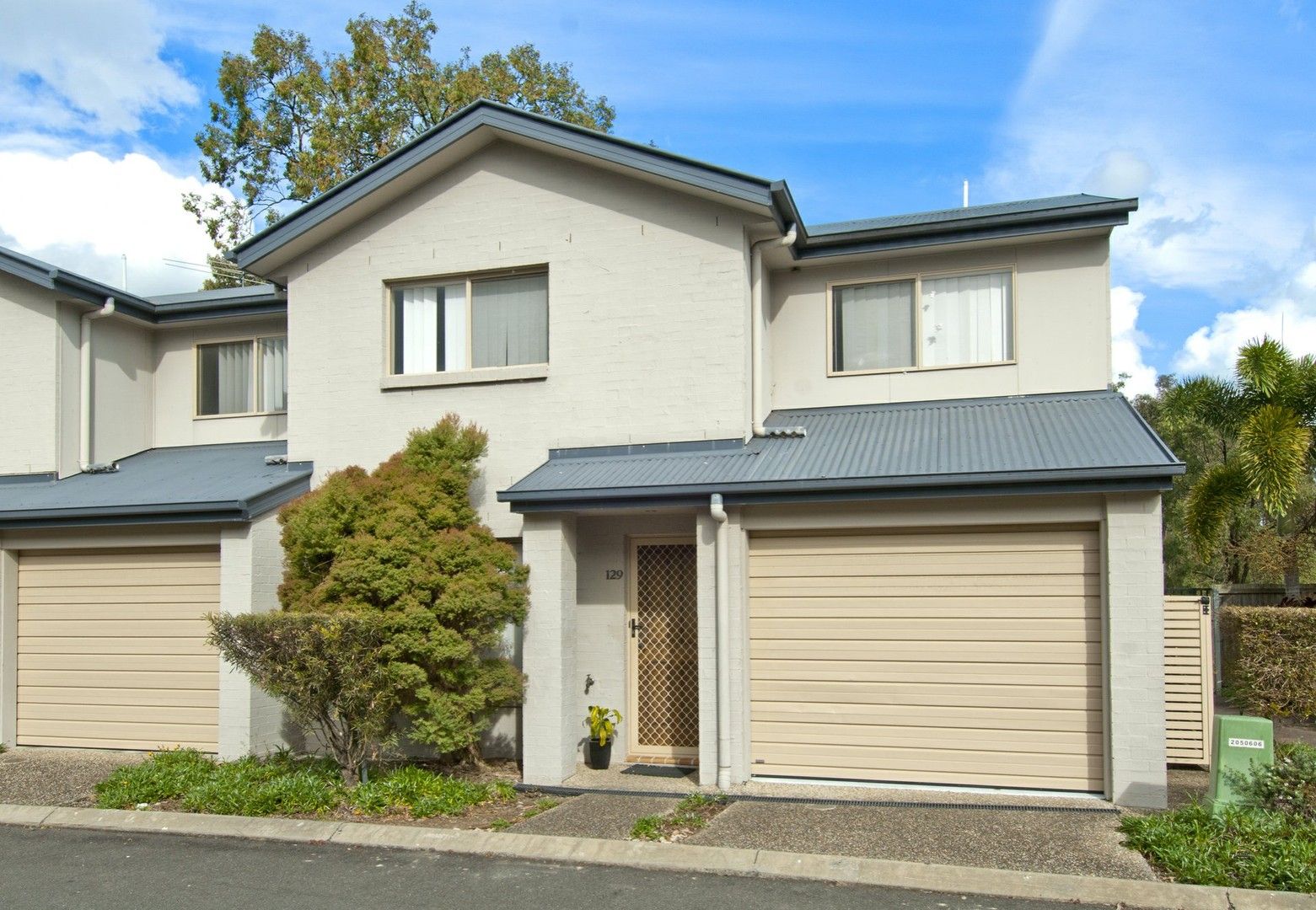 3 bedrooms Townhouse in 129/172-180 Fryar Rd EAGLEBY QLD, 4207