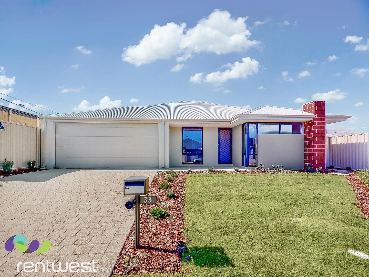 4 bedrooms House in 33 Lavinia Crescent SECRET HARBOUR WA, 6173