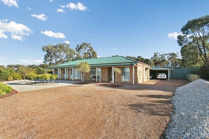 6 Michelle Drive, Maiden Gully VIC 3551