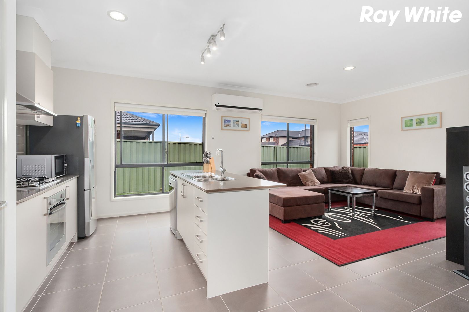 11 Silky Oak Street, Pakenham VIC 3810, Image 2