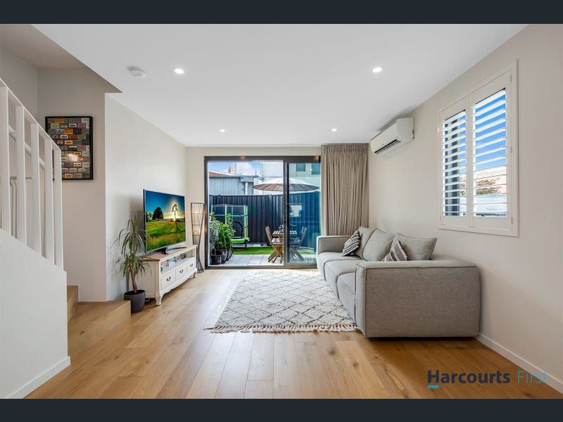 15/3 Adelaide Street, McKinnon VIC 3204, Image 2