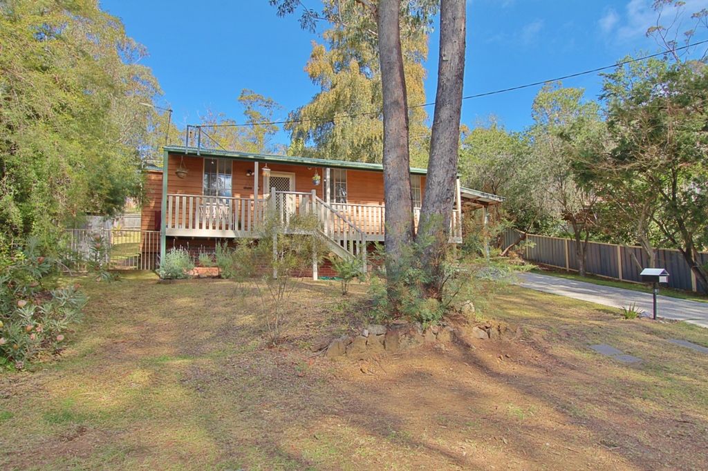 8 Cliff Avenue, Hazelbrook NSW 2779, Image 0