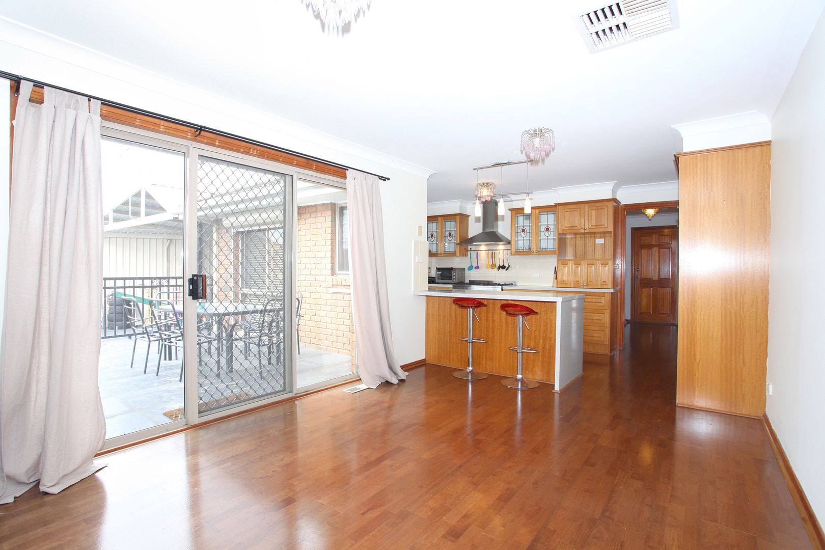 14 Henry Cable Court, Mill Park VIC 3082, Image 2