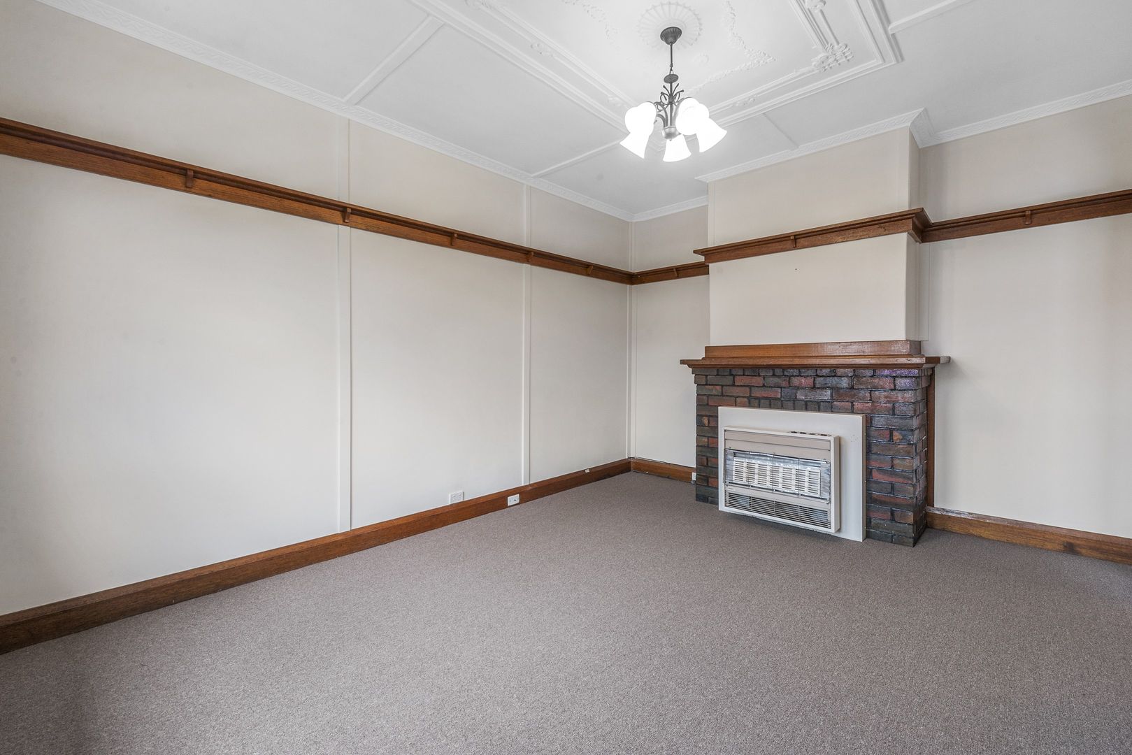 23 Pioneer Avenue, New Norfolk TAS 7140, Image 2