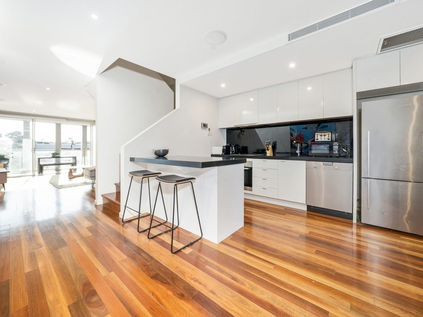 2 bedrooms Apartment / Unit / Flat in 303/2 Albert Street ST KILDA VIC, 3182