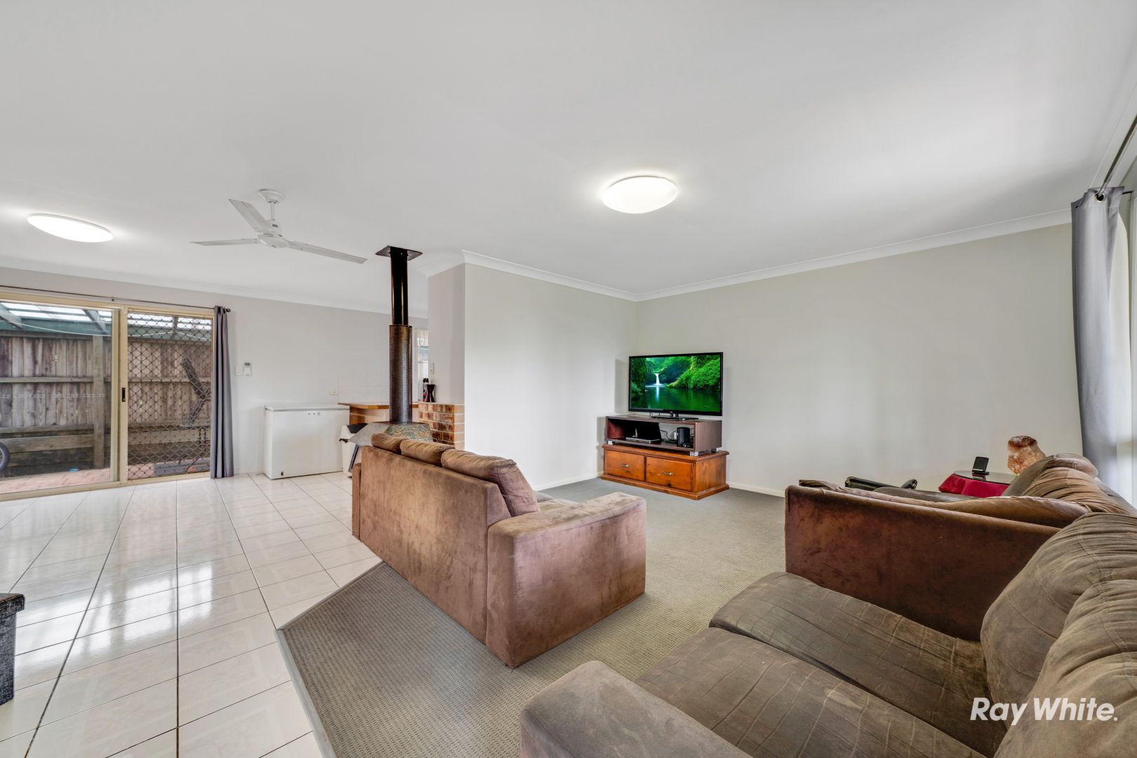 15 Greygum Court, Regents Park QLD 4118, Image 1