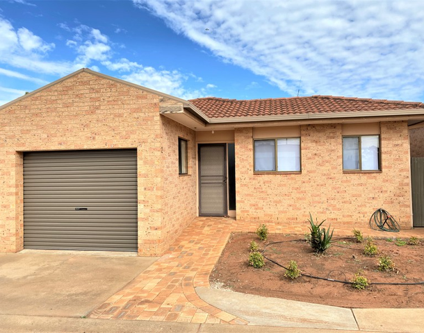 2/28 Coolah Street, Griffith NSW 2680