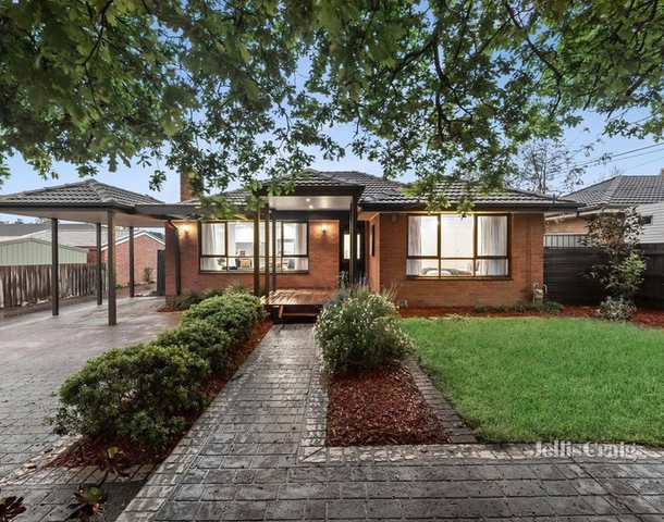 18 Thomas Street, Croydon South VIC 3136