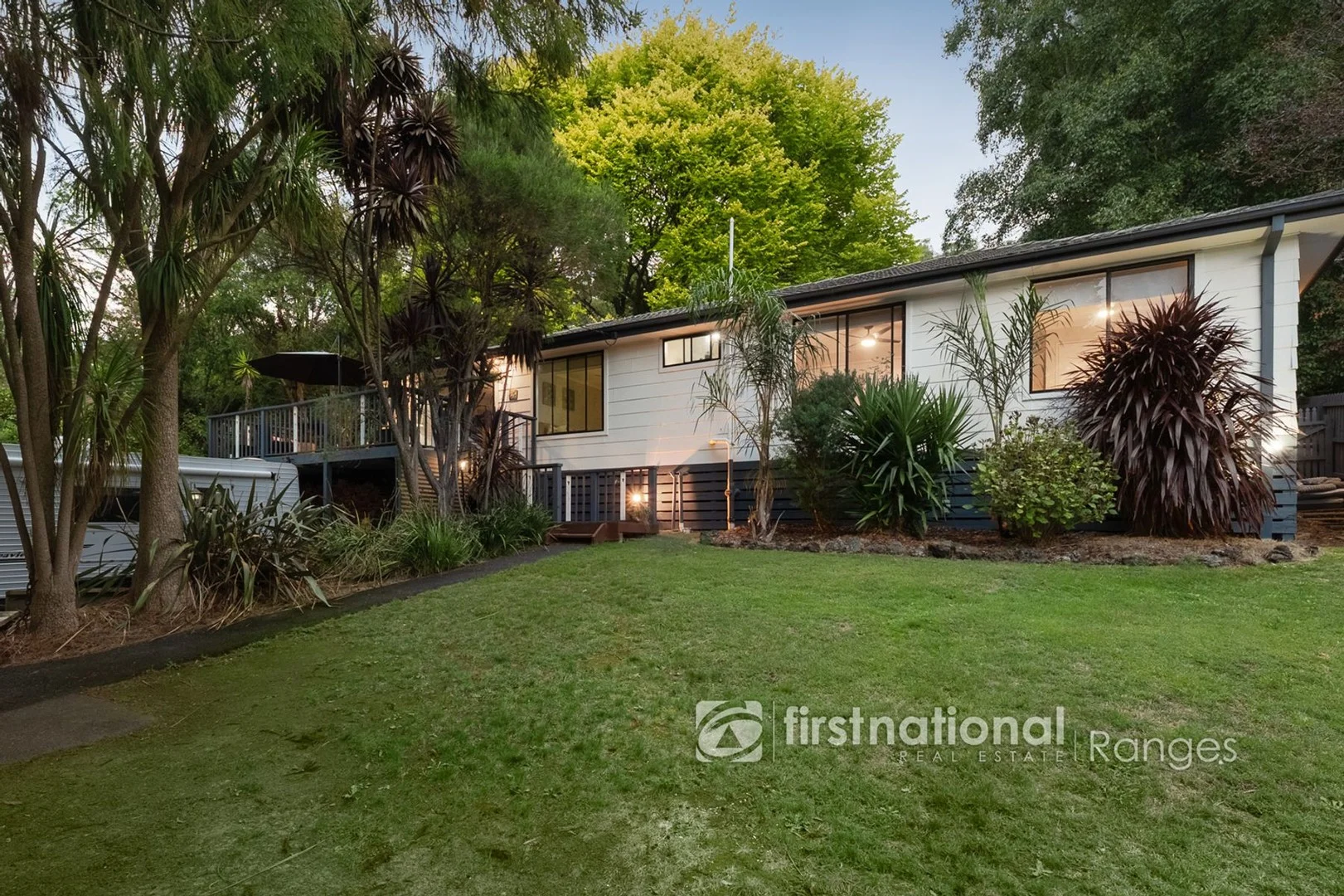 52 First Avenue, Cockatoo VIC 3781
