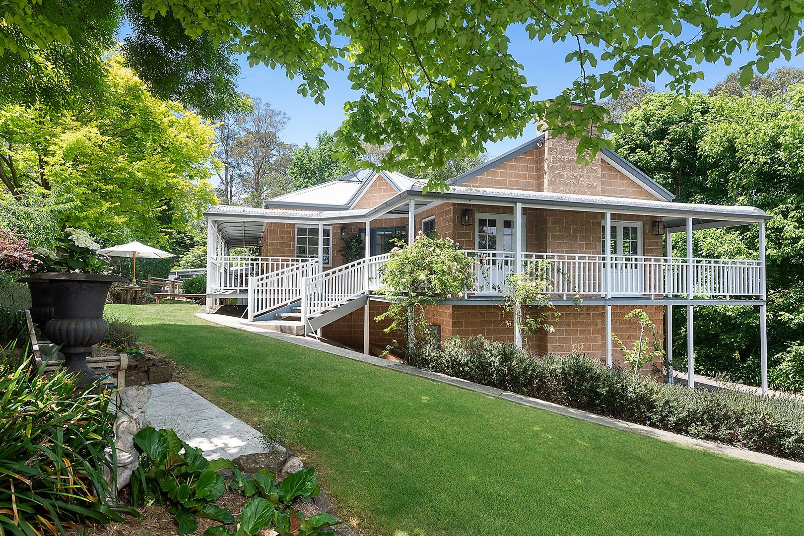 4 bedrooms House in 1 Hamilton Avenue BOWRAL NSW, 2576