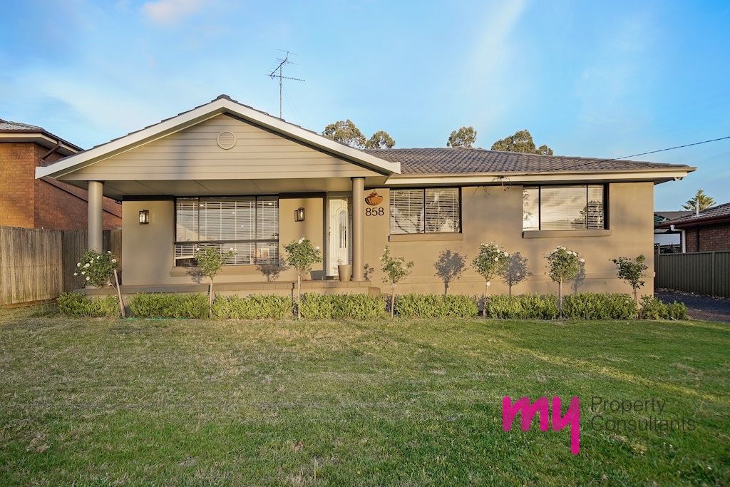 858 Montpelier Drive, The Oaks NSW 2570, Image 0