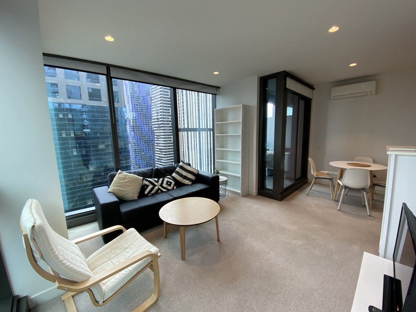 2 bedrooms Apartment / Unit / Flat in 3101/285 La Trobe Street MELBOURNE VIC, 3000