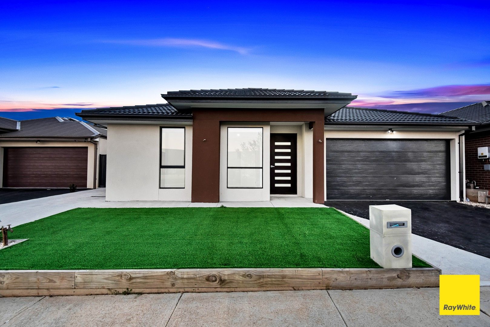 6 bedrooms House in 66 Mulholland Drive TARNEIT VIC, 3029