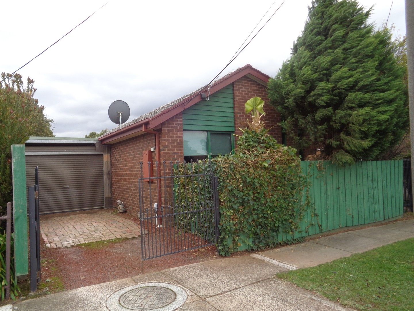 3 bedrooms House in 129 Loch Road DANDENONG NORTH VIC, 3175