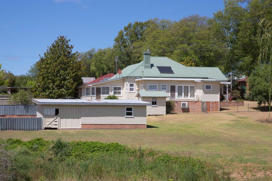 163 Logan Street, Tenterfield NSW 2372, Image 2