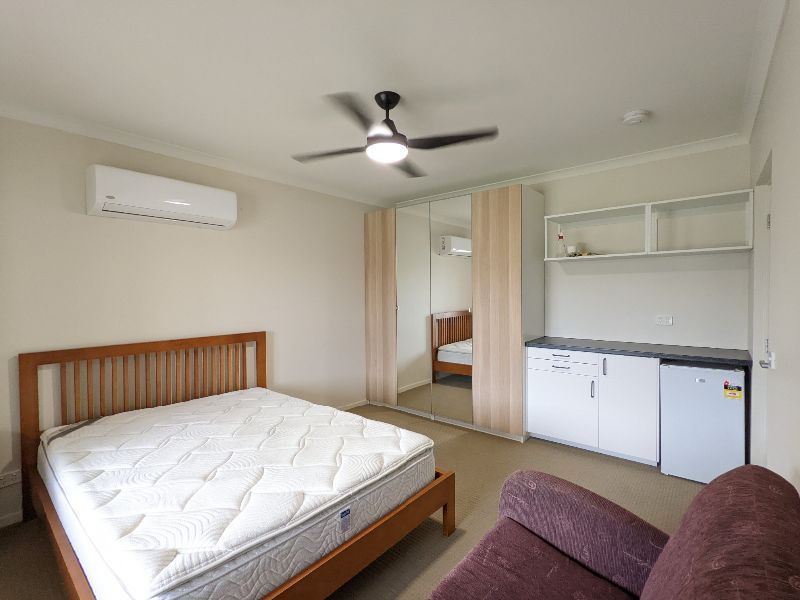 1 bedrooms House in 4/5 Lukis AVE WILLIAMS LANDING VIC, 3027