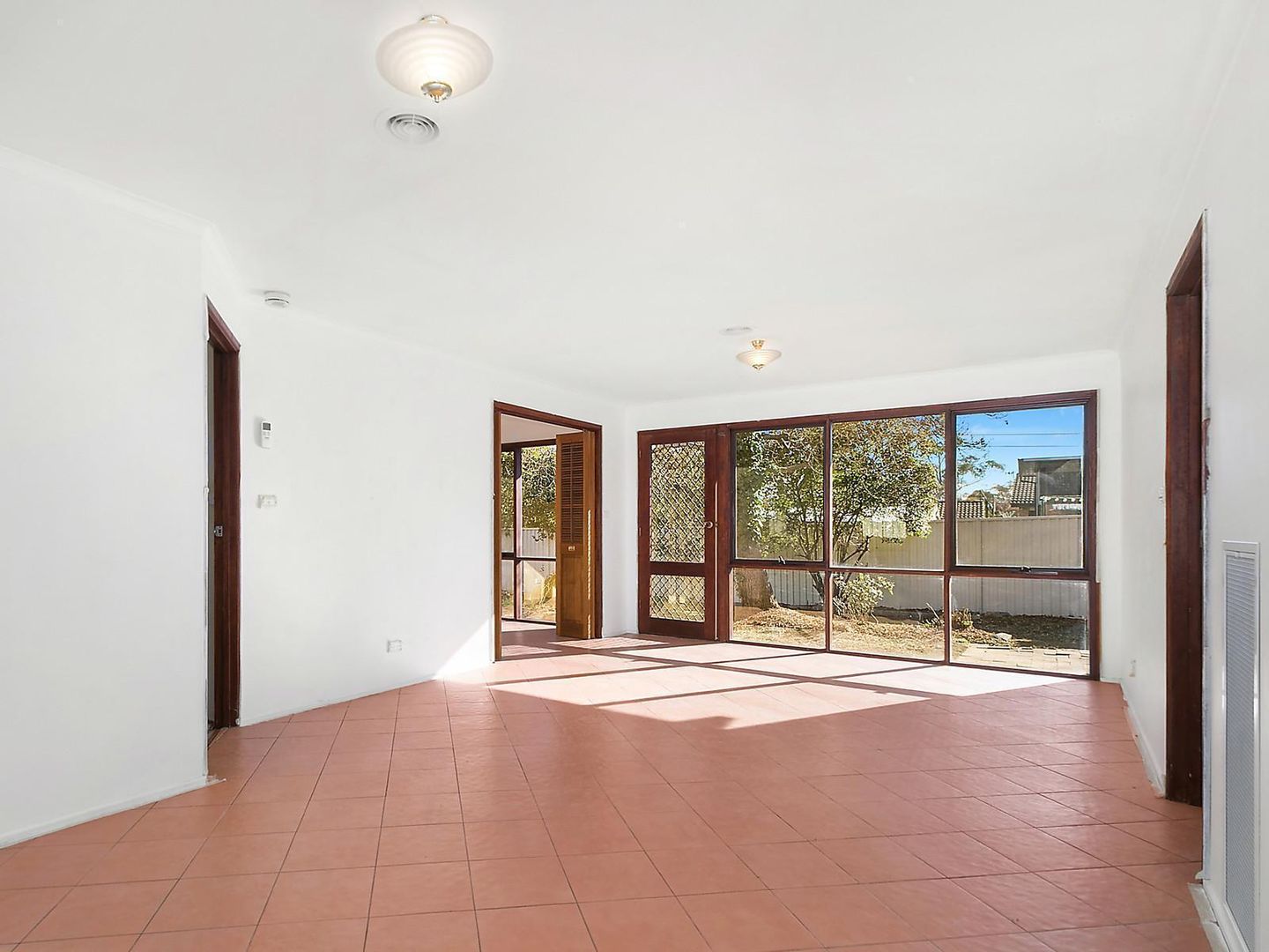 21 Mackie Crescent, Stirling ACT 2611, Image 2