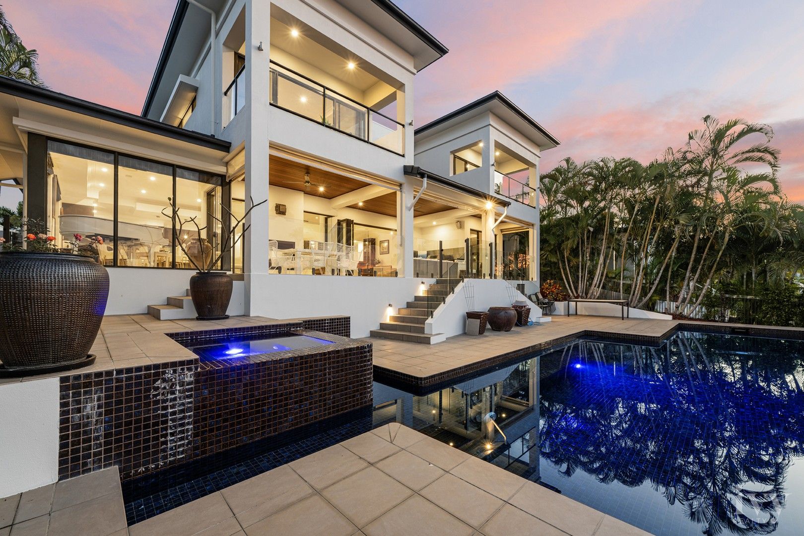 4 bedrooms House in 2210 Taromeo Court HOPE ISLAND QLD, 4212