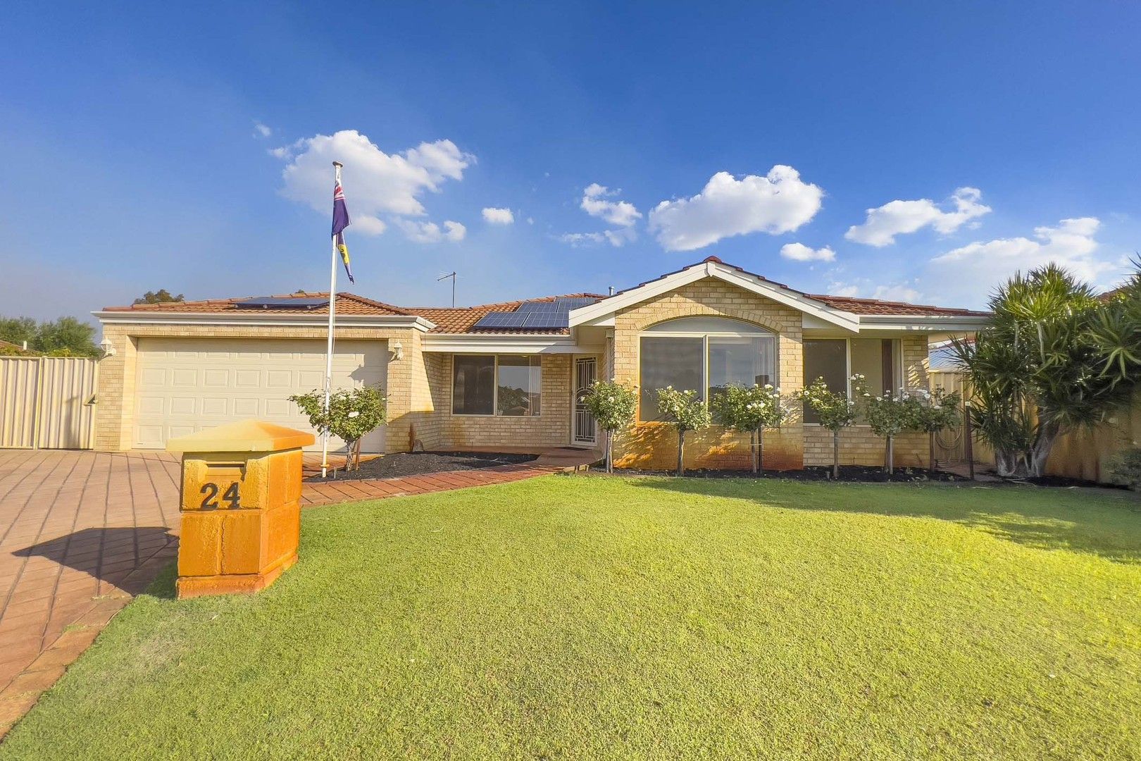24 Narrier Close, South Guildford WA 6055, Image 1