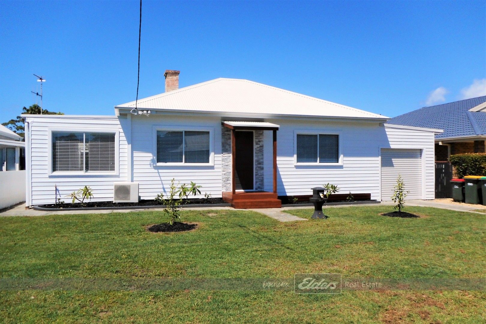 3 bedrooms House in 24 South Street TUNCURRY NSW, 2428