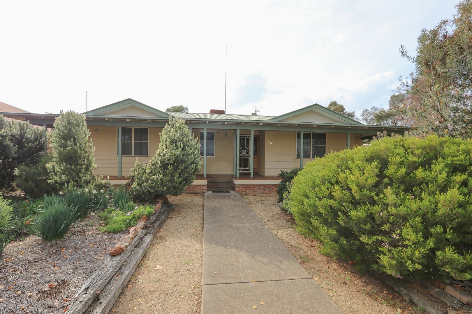 47 Pinkerton Street, Cootamundra NSW 2590 House For Rent 560 Domain
